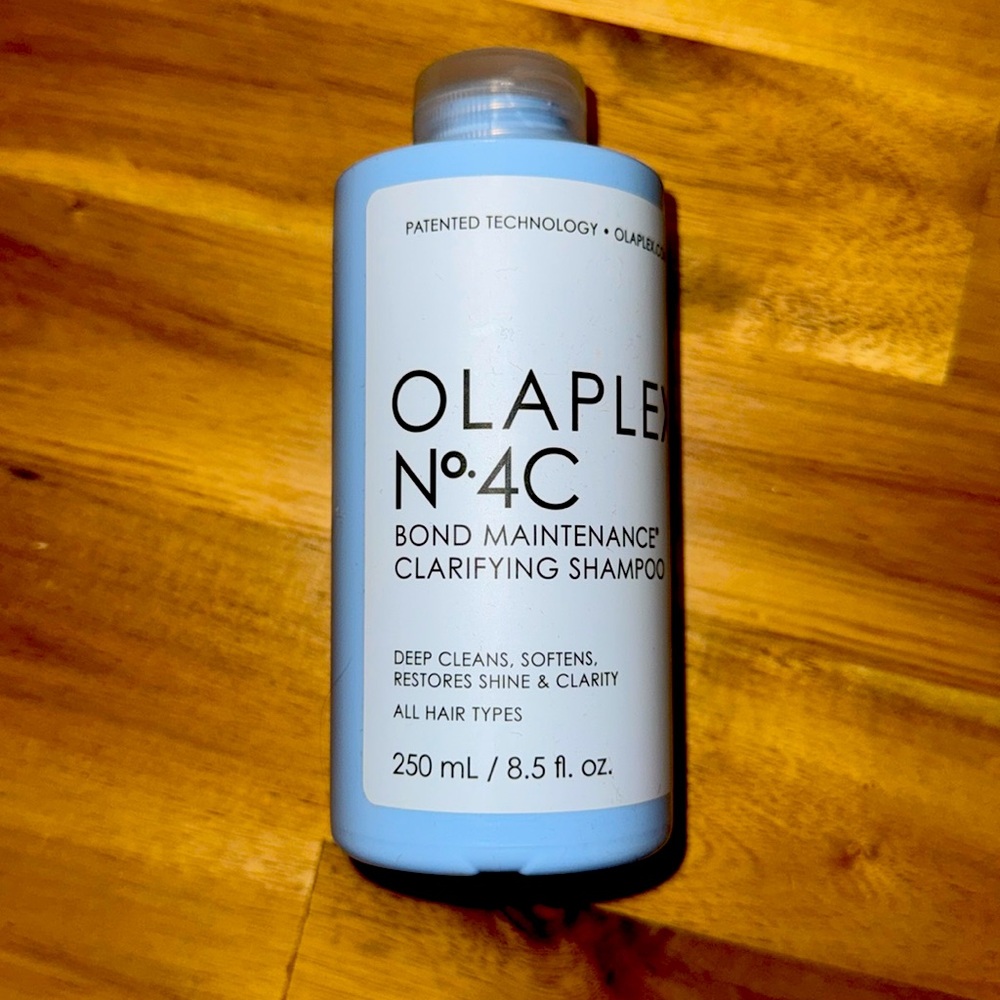 Olaplex Nº.4C Bond Maintenance® Clarifying Shampoo